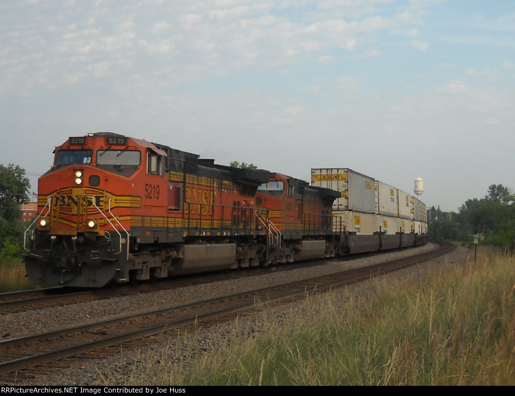 BNSF 5219 East